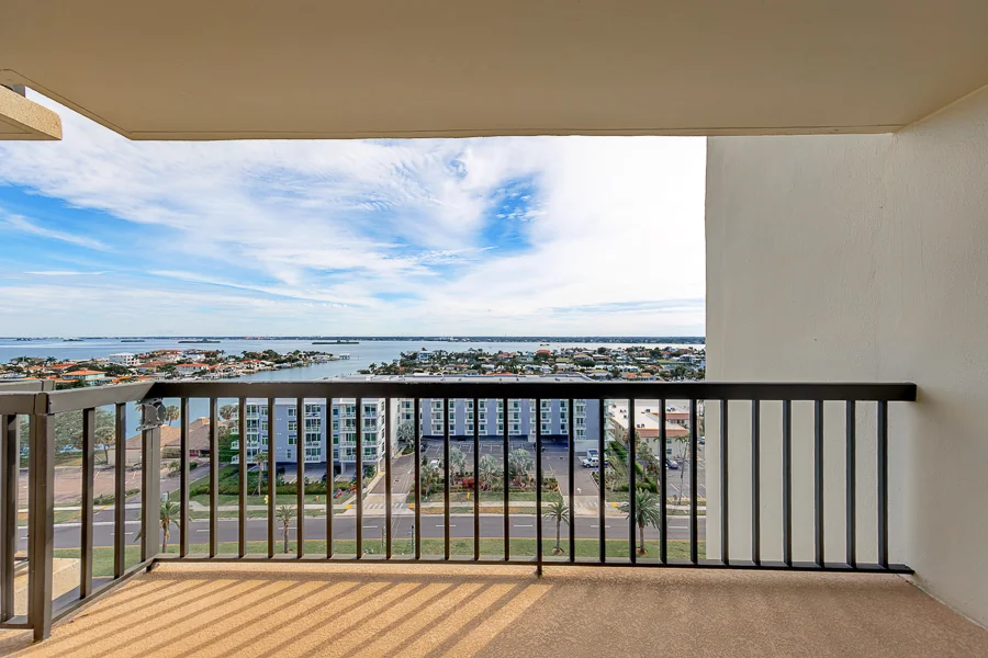 Real estate photography — 423 Mandalay Avenue, Clearwater Beach, Florida, 33767 | 4D Productions