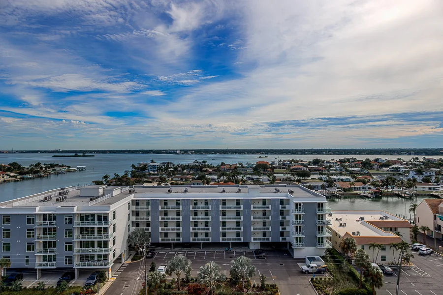 Real estate photography — 423 Mandalay Avenue, Clearwater Beach, Florida, 33767 | 4D Productions