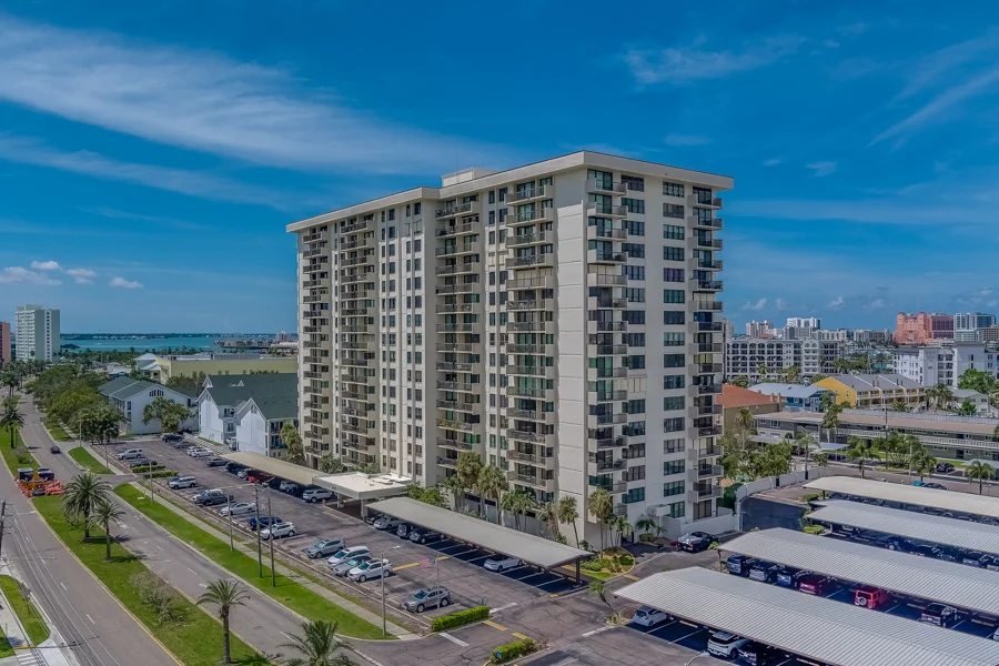 Real estate photography — 423 Mandalay Avenue, Clearwater Beach, Florida, 33767 | 4D Productions
