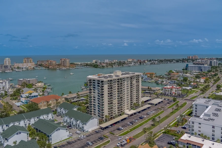 Real estate photography — 423 Mandalay Avenue, Clearwater Beach, Florida, 33767 | 4D Productions