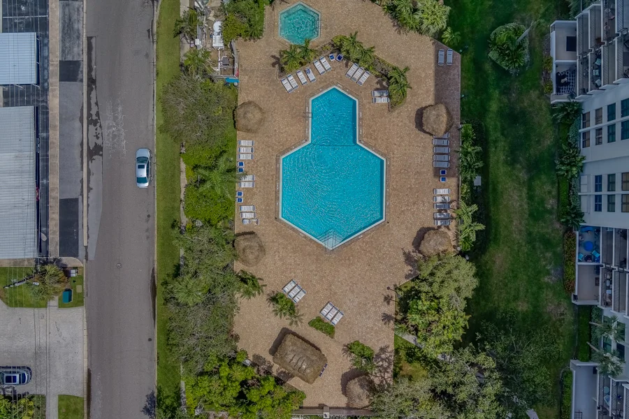 Real estate photography — 423 Mandalay Avenue, Clearwater Beach, Florida, 33767 | 4D Productions