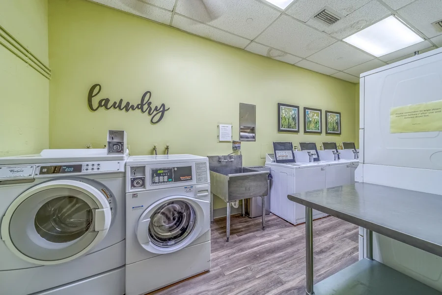 Real estate photography — 423 Mandalay Avenue, Clearwater Beach, Florida, 33767 | 4D Productions
