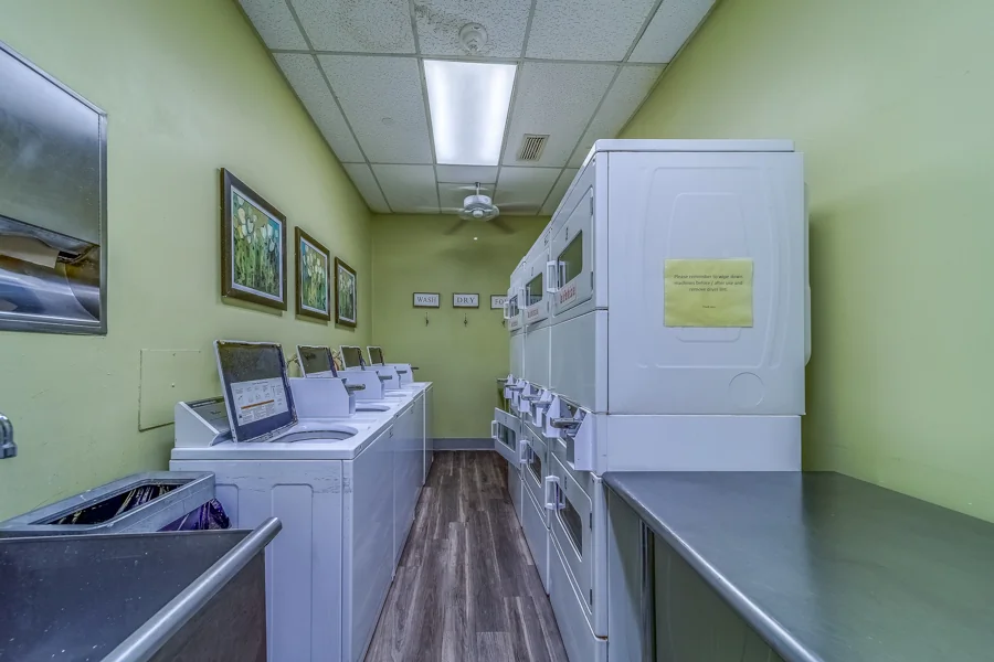 Real estate photography — 423 Mandalay Avenue, Clearwater Beach, Florida, 33767 | 4D Productions
