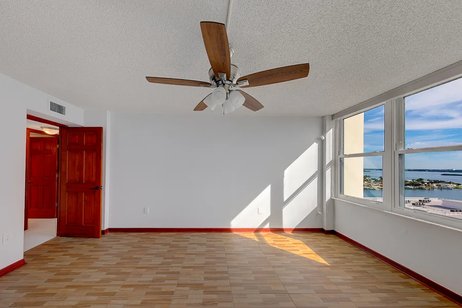 Real estate photography — 423 Mandalay Avenue, Clearwater Beach, Florida, 33767 | 4D Productions