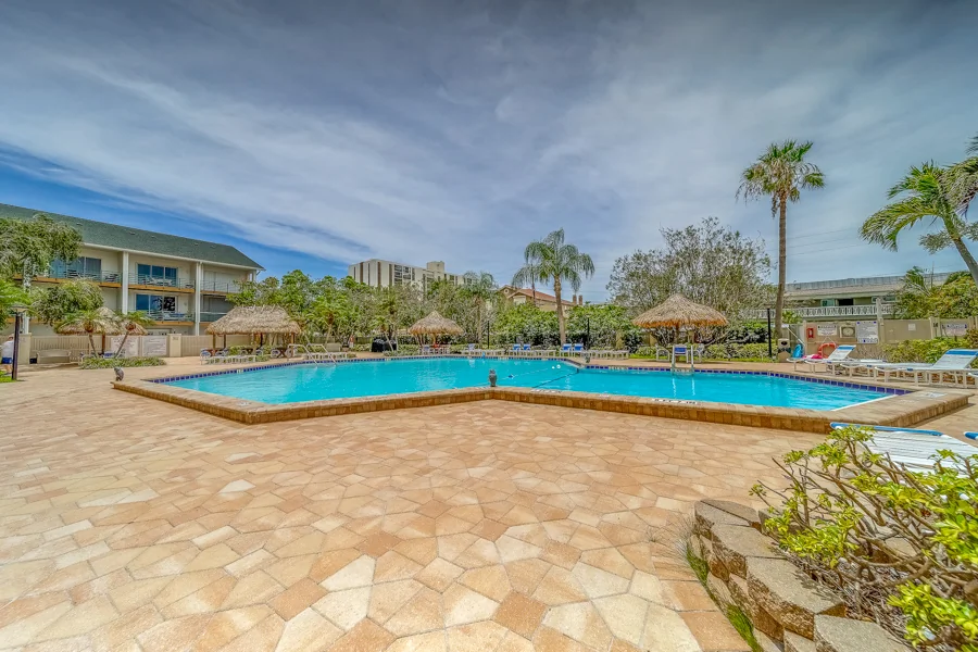 Real estate photography — 423 Mandalay Avenue, Clearwater Beach, Florida, 33767 | 4D Productions