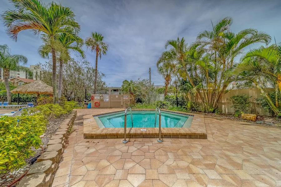 Real estate photography — 423 Mandalay Avenue, Clearwater Beach, Florida, 33767 | 4D Productions