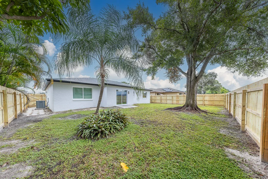 Real estate photography — 7026 68th Ave N Pinellas Park, FL 33781 | 4D Productions