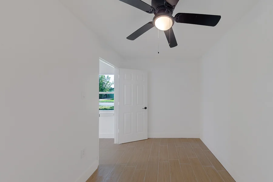 Real estate photography — 8122 Lark St, Seminole, FL, 33777 | 4D Productions