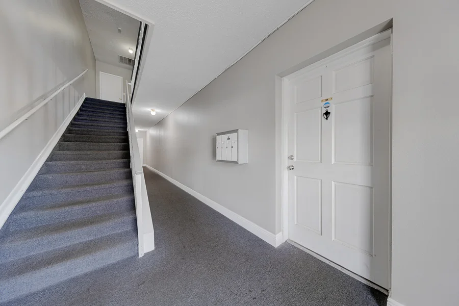 Real estate photography — 9218 Tudor Drive unit 101, Tampa, Florida, 33615 | 4D Productions