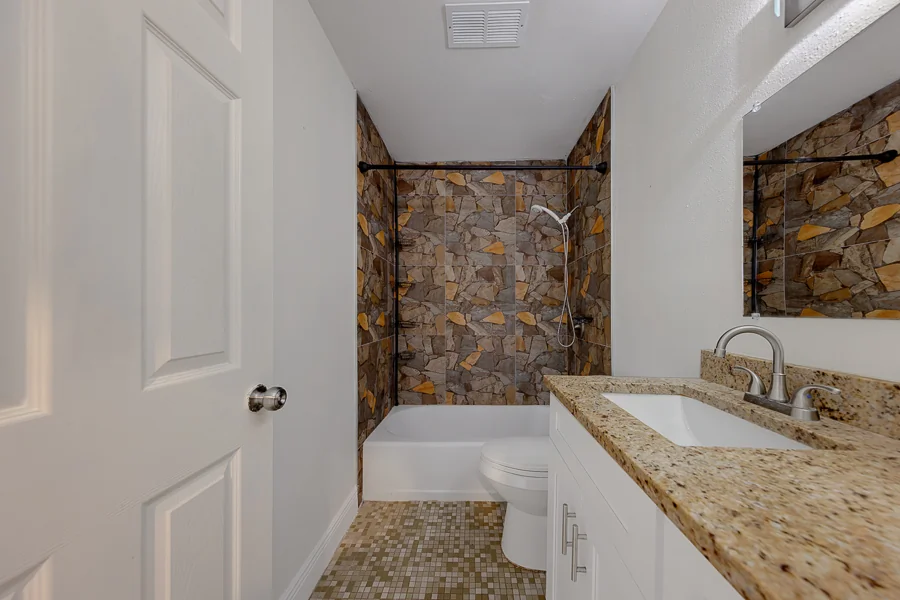 Real estate photography — 9218 Tudor Drive unit 101, Tampa, Florida, 33615 | 4D Productions