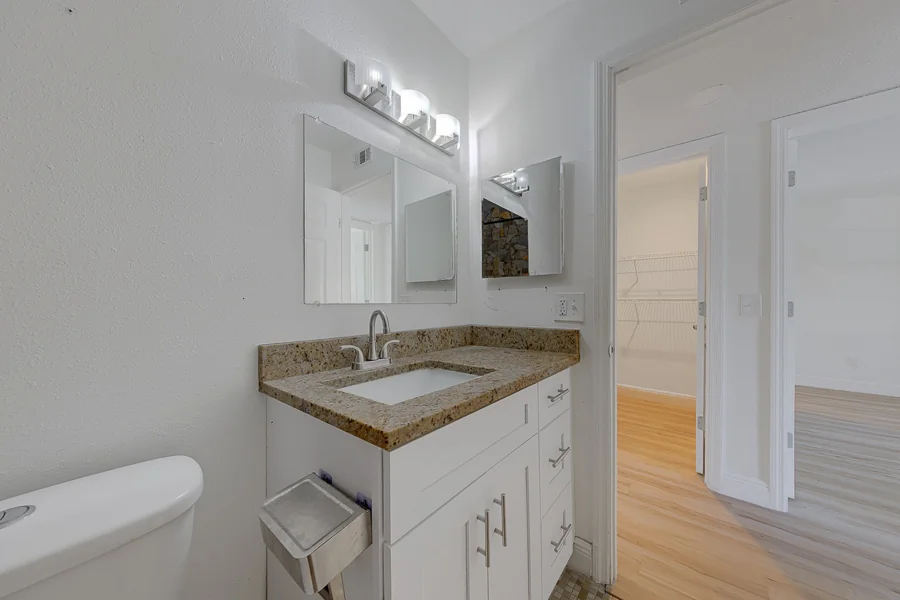 Real estate photography — 9218 Tudor Drive unit 101, Tampa, Florida, 33615 | 4D Productions