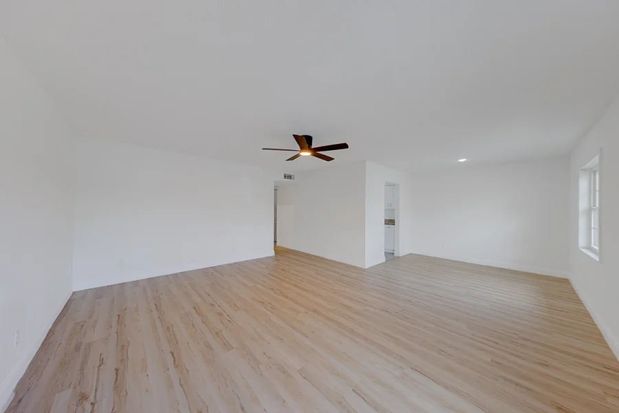 Real estate photography — 9218 Tudor Drive unit 101, Tampa, Florida, 33615 | 4D Productions