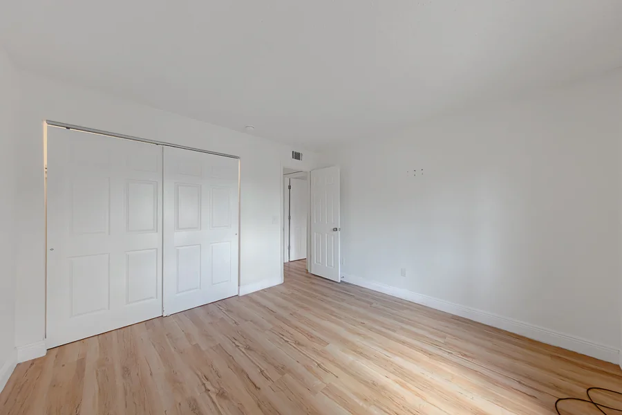 Real estate photography — 9218 Tudor Drive unit 101, Tampa, Florida, 33615 | 4D Productions