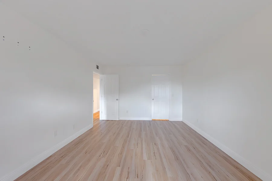 Real estate photography — 9218 Tudor Drive unit 101, Tampa, Florida, 33615 | 4D Productions