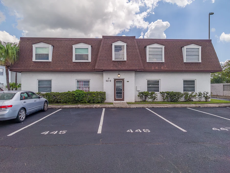Real estate photography — 9218 Tudor Drive unit 101, Tampa, Florida, 33615 | 4D Productions