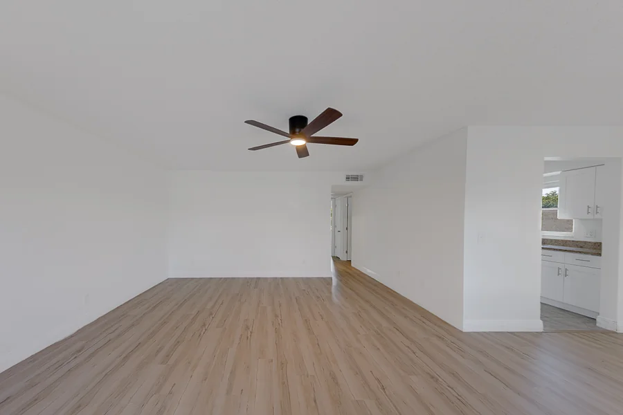 Real estate photography — 9218 Tudor Drive unit 101, Tampa, Florida, 33615 | 4D Productions