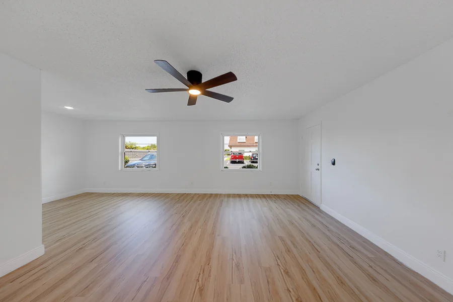 Real estate photography — 9218 Tudor Drive unit 101, Tampa, Florida, 33615 | 4D Productions