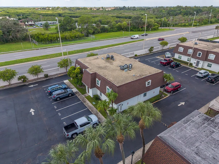 Real estate photography — 9218 Tudor Drive unit 101, Tampa, Florida, 33615 | 4D Productions