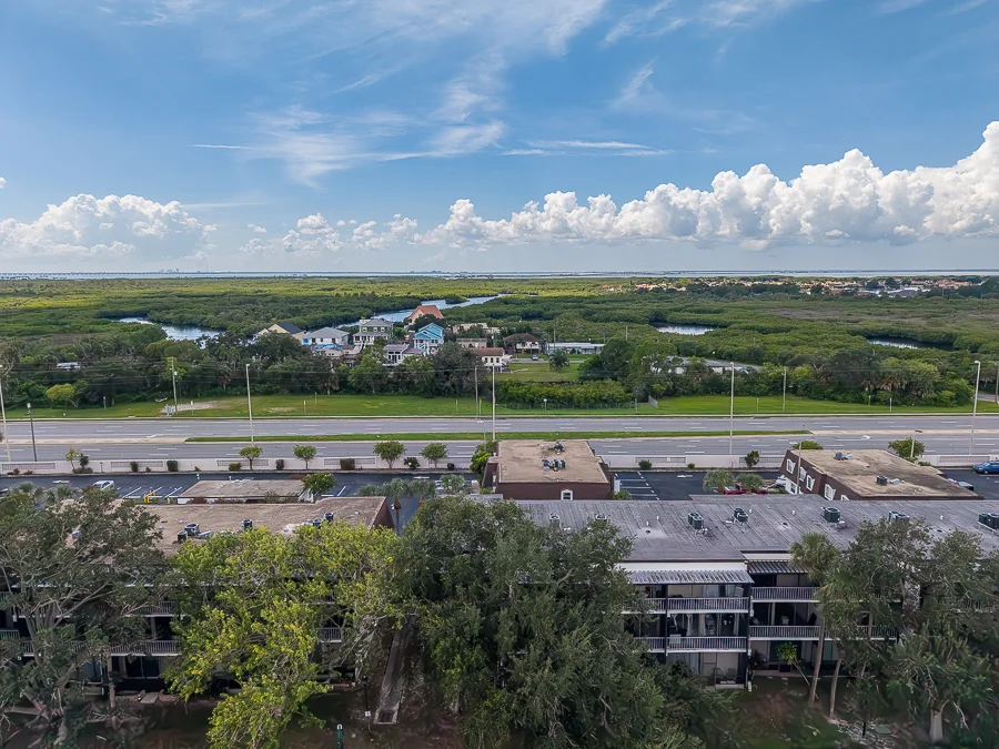 Real estate photography — 9218 Tudor Drive unit 101, Tampa, Florida, 33615 | 4D Productions