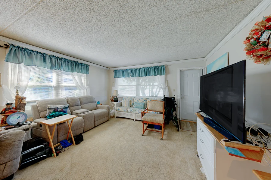 Real estate photography — 12300 Park Boulevard North, Seminole, Florida, 33772 | 4D Productions