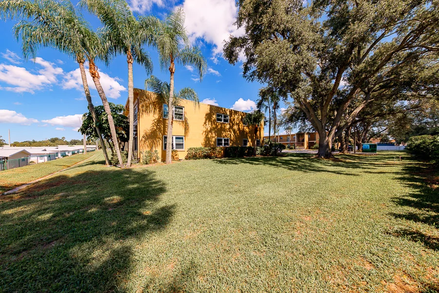 Real estate photography — 12300 Park Boulevard North, Seminole, Florida, 33772 | 4D Productions