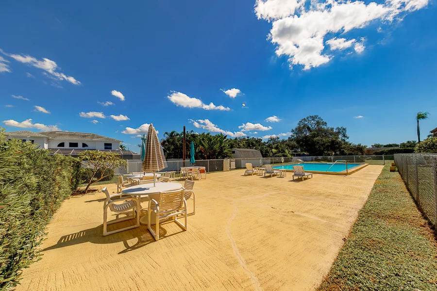Real estate photography — 12300 Park Boulevard North, Seminole, Florida, 33772 | 4D Productions