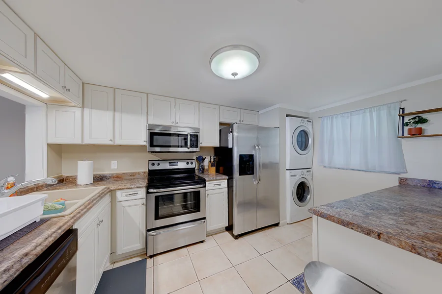Real estate photography — 19531 Gulf Boulevard, 307, Indian Shores, Florida, 33785 | 4D Productions
