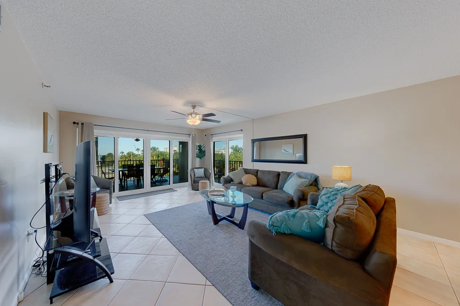 Real estate photography — 19531 Gulf Boulevard, 307, Indian Shores, Florida, 33785 | 4D Productions