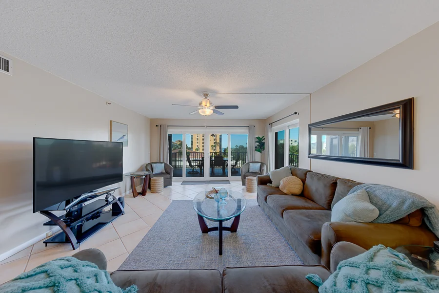 Real estate photography — 19531 Gulf Boulevard, 307, Indian Shores, Florida, 33785 | 4D Productions