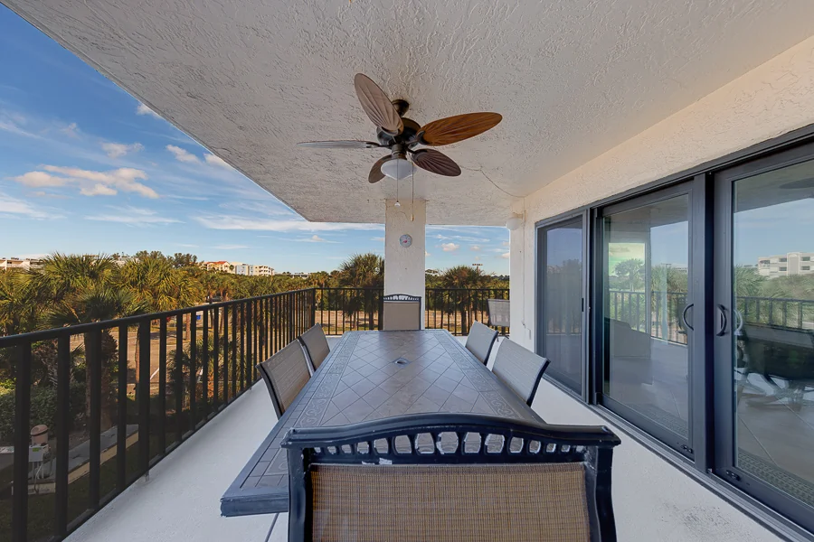Real estate photography — 19531 Gulf Boulevard, 307, Indian Shores, Florida, 33785 | 4D Productions