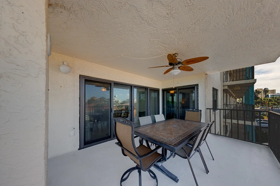 Real estate photography — 19531 Gulf Boulevard, 307, Indian Shores, Florida, 33785 | 4D Productions