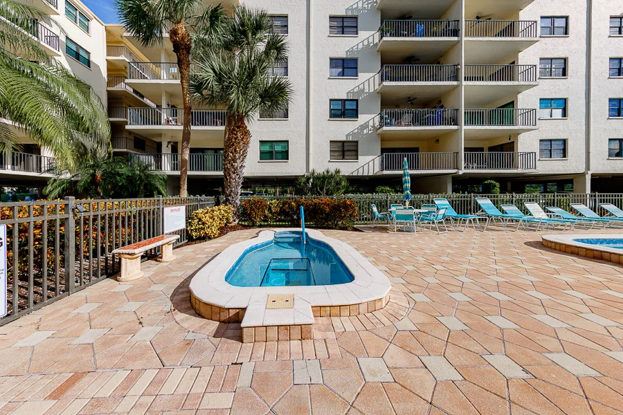 Real estate photography — 19531 Gulf Boulevard, 307, Indian Shores, Florida, 33785 | 4D Productions