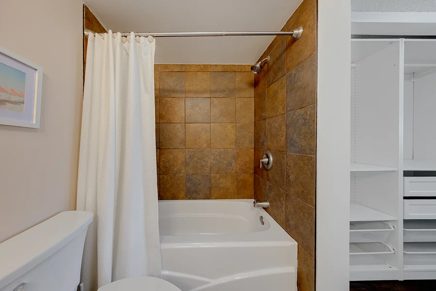 Real estate photography — 19531 Gulf Boulevard, 307, Indian Shores, Florida, 33785 | 4D Productions