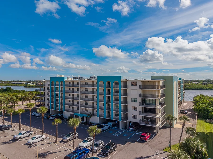 Real estate photography — 19531 Gulf Boulevard, 307, Indian Shores, Florida, 33785 | 4D Productions