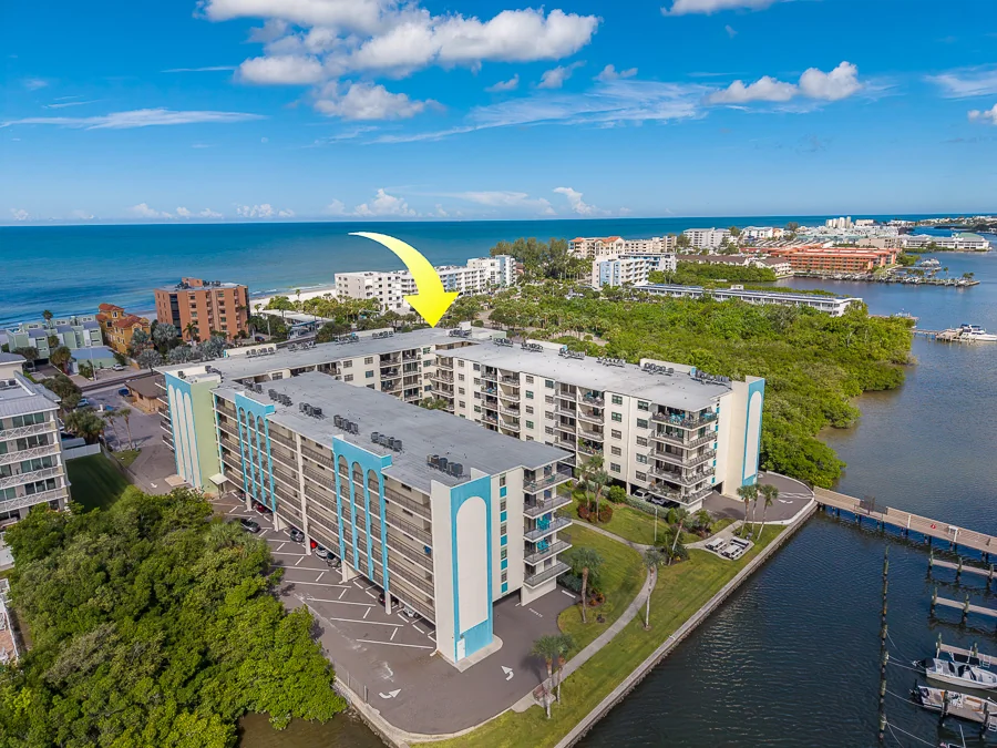 Real estate photography — 19531 Gulf Boulevard, 307, Indian Shores, Florida, 33785 | 4D Productions