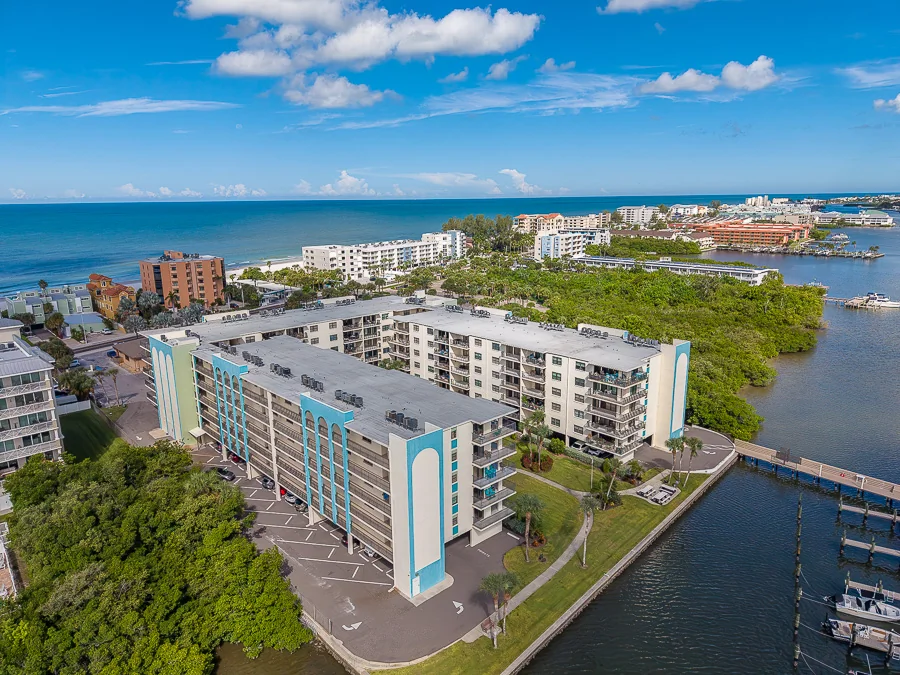 Real estate photography — 19531 Gulf Boulevard, 307, Indian Shores, Florida, 33785 | 4D Productions