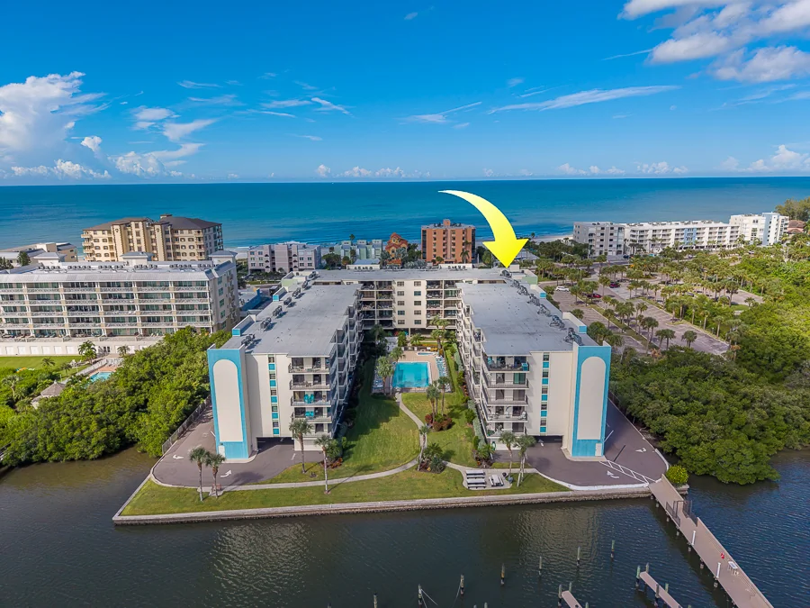 Real estate photography — 19531 Gulf Boulevard, 307, Indian Shores, Florida, 33785 | 4D Productions