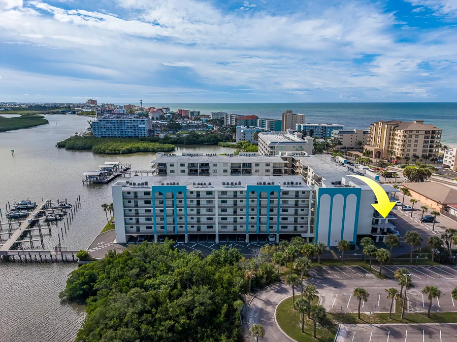 Real estate photography — 19531 Gulf Boulevard, 307, Indian Shores, Florida, 33785 | 4D Productions
