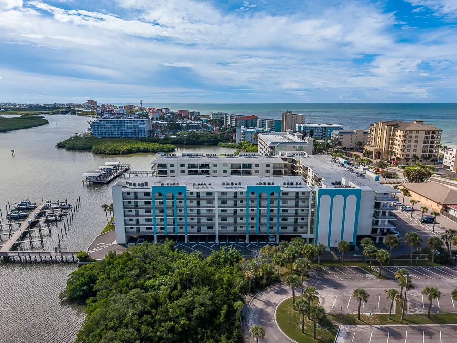 Real estate photography — 19531 Gulf Boulevard, 307, Indian Shores, Florida, 33785 | 4D Productions