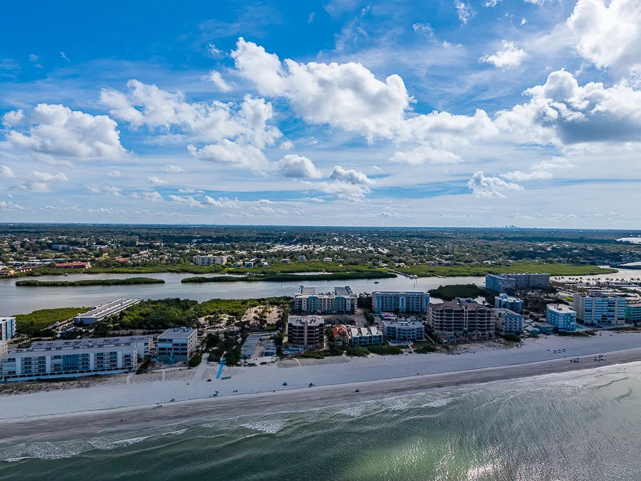 Real estate photography — 19531 Gulf Boulevard, 307, Indian Shores, Florida, 33785 | 4D Productions