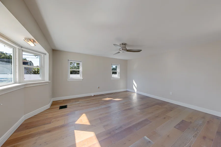 Real estate photography — 5688 34th Avenue North, St. Petersburg, Florida, 33710 | 4D Productions