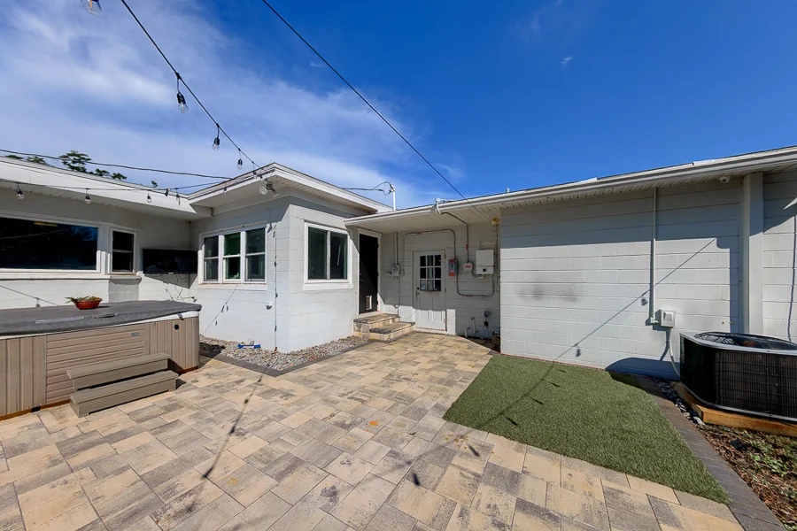 Real estate photography — 5688 34th Avenue North, St. Petersburg, Florida, 33710 | 4D Productions