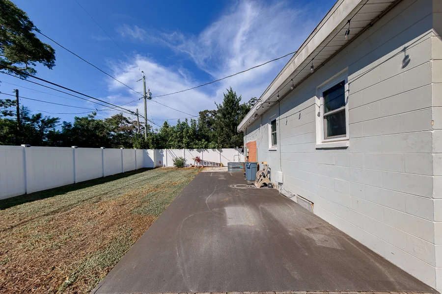 Real estate photography — 5688 34th Avenue North, St. Petersburg, Florida, 33710 | 4D Productions