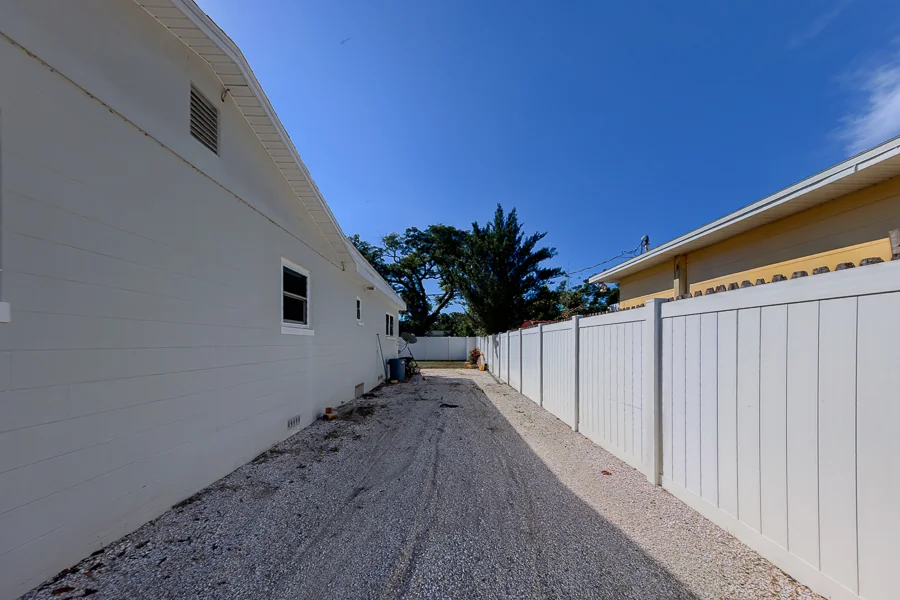 Real estate photography — 5688 34th Avenue North, St. Petersburg, Florida, 33710 | 4D Productions