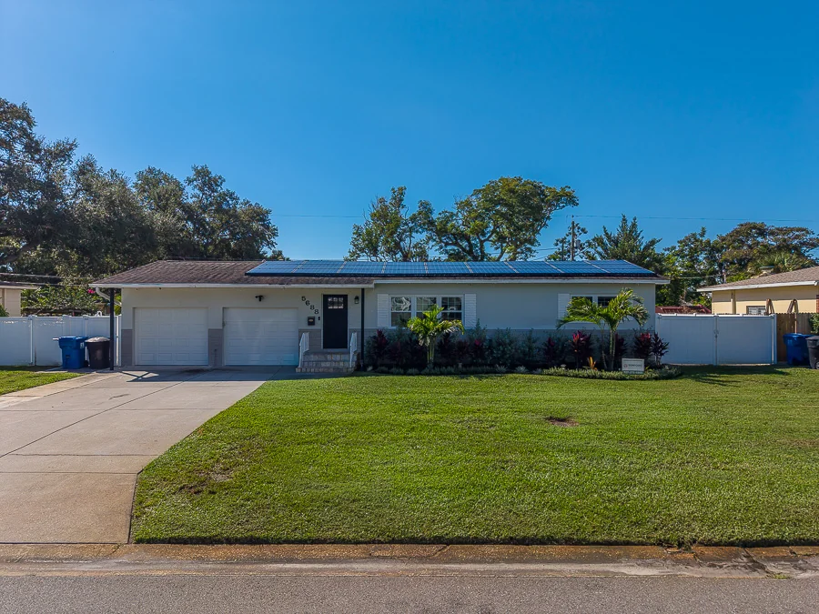 Real estate photography — 5688 34th Avenue North, St. Petersburg, Florida, 33710 | 4D Productions