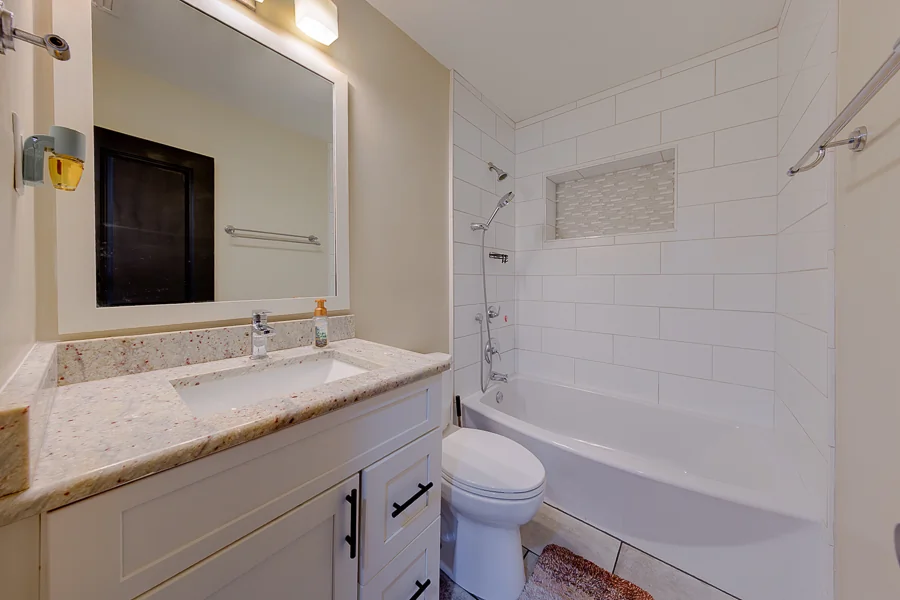 Real estate photography — 5688 34th Avenue North, St. Petersburg, Florida, 33710 | 4D Productions