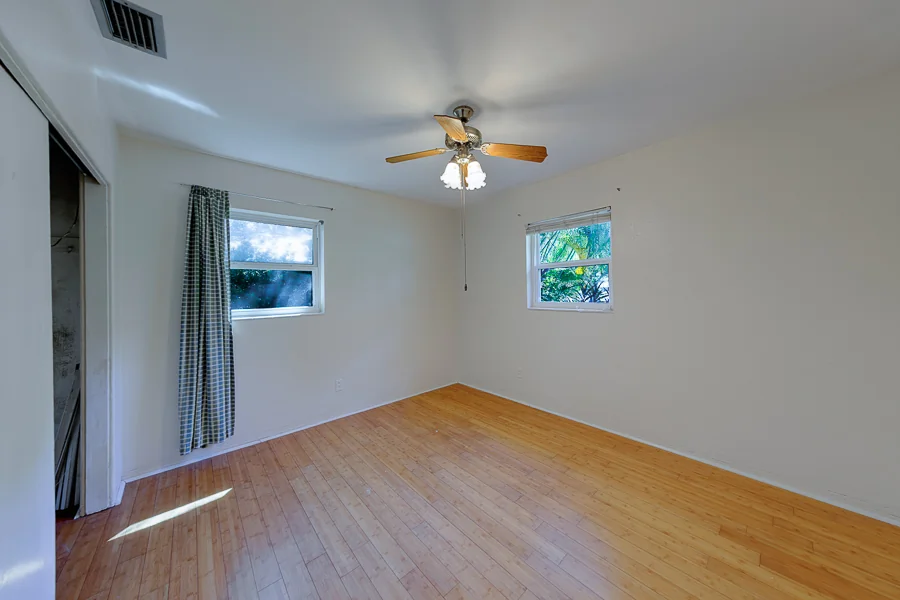 Real estate photography — 811 69th Avenue South, St. Petersburg, Florida, 33705 | 4D Productions