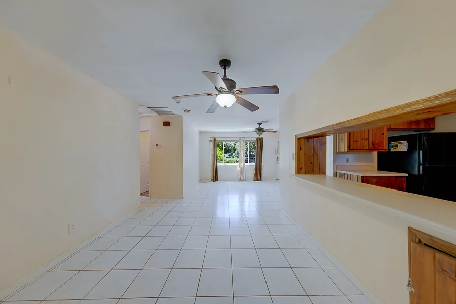 Real estate photography — 811 69th Avenue South, St. Petersburg, Florida, 33705 | 4D Productions