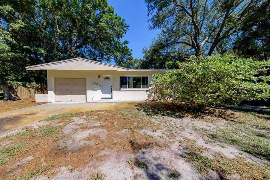 Real estate photography — 811 69th Avenue South, St. Petersburg, Florida, 33705 | 4D Productions