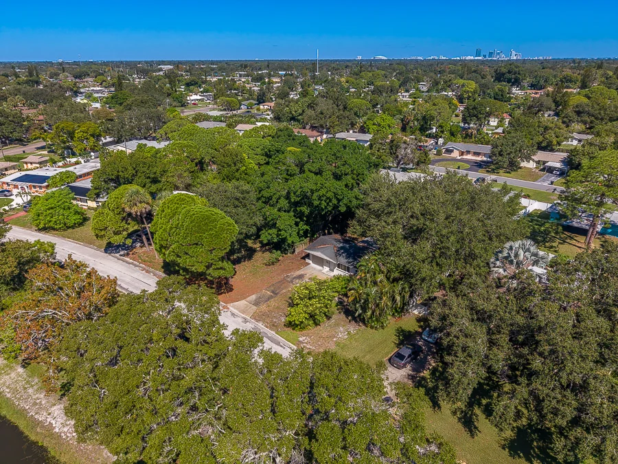 Real estate photography — 811 69th Avenue South, St. Petersburg, Florida, 33705 | 4D Productions